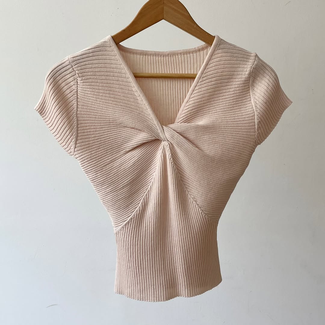 26YR0710 Knit Top