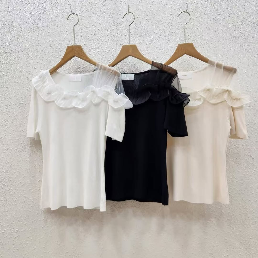 26YR0807 Ruffle Top