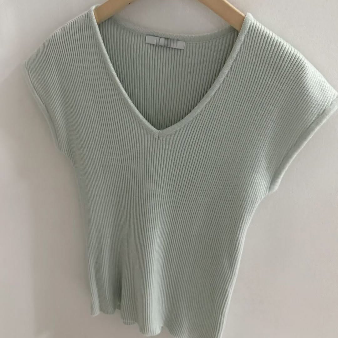 26YR0806 Knit Top