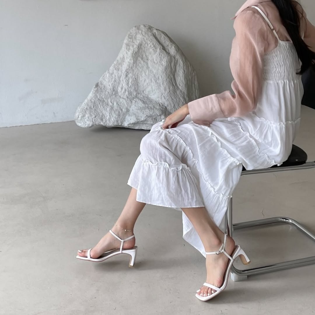 26YR0805 Sandal Shoes
