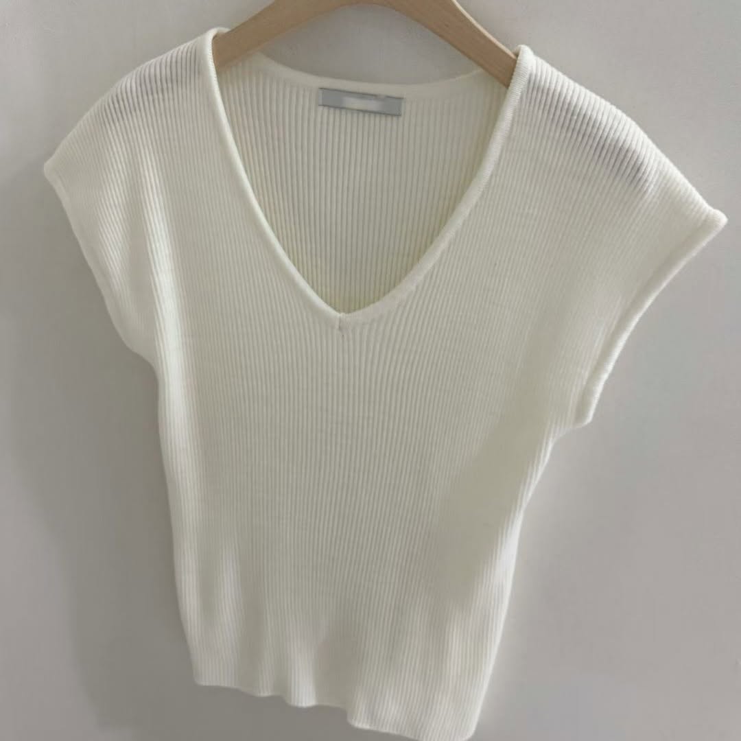26YR0806 Knit Top