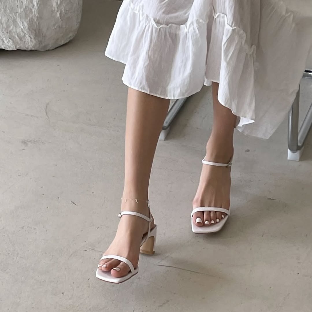 26YR0805 Sandal Shoes