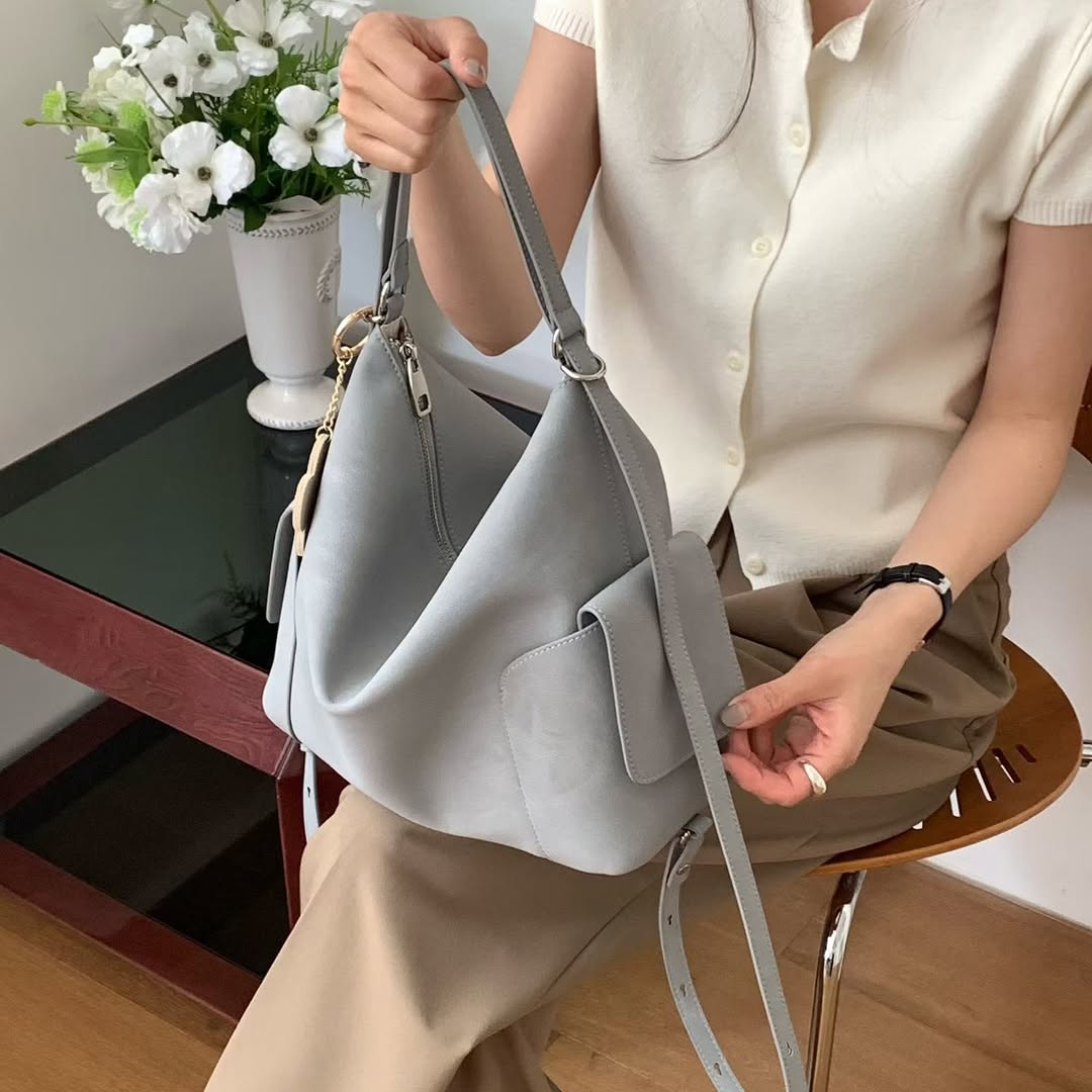 26YR0902 Leather Bag