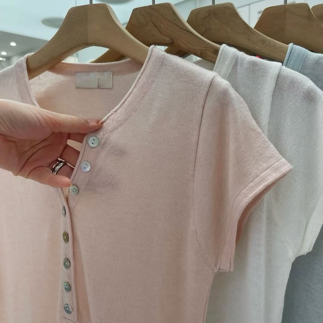 26YR1005 Button Tee