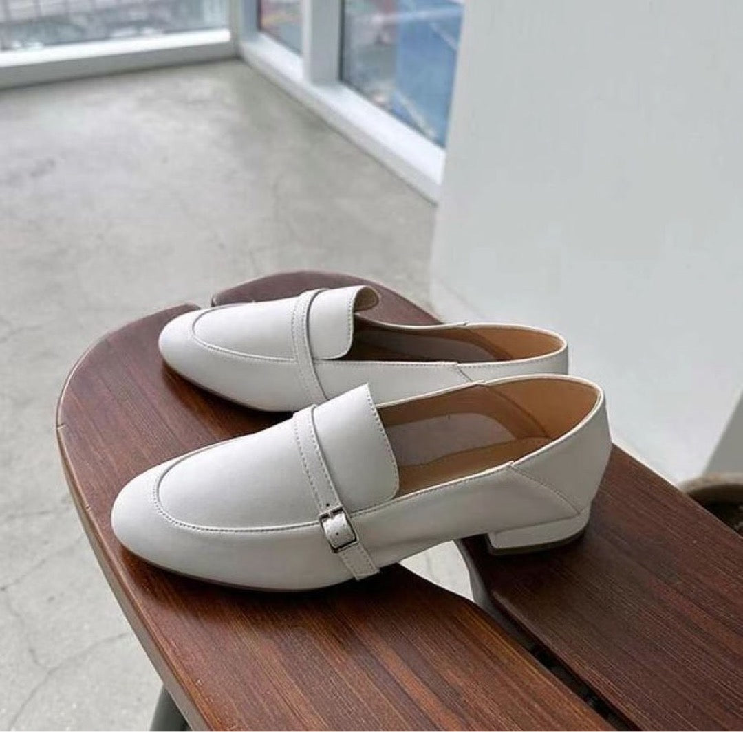 24YR0648 Little Buckle Loafer 3cm