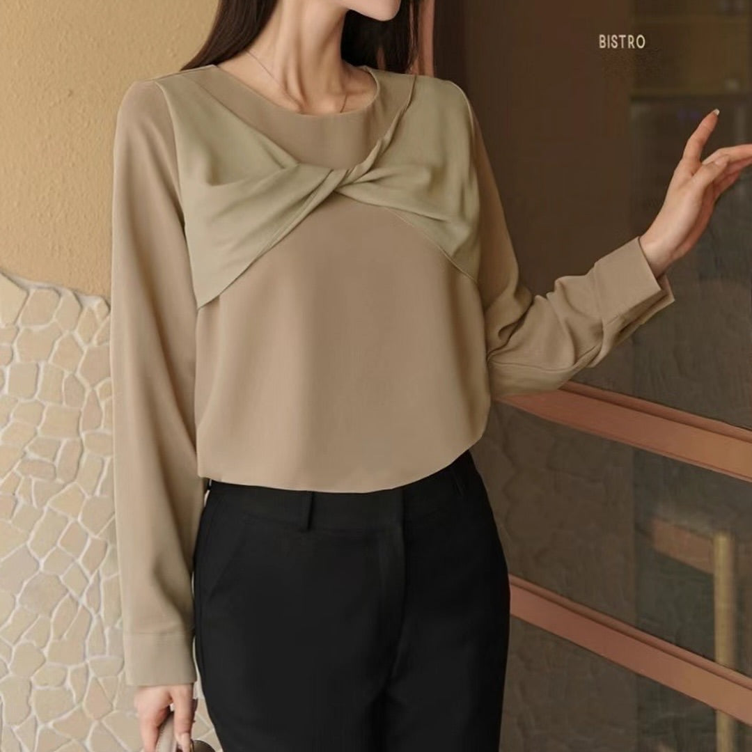 24YR2131 Twist Blouse