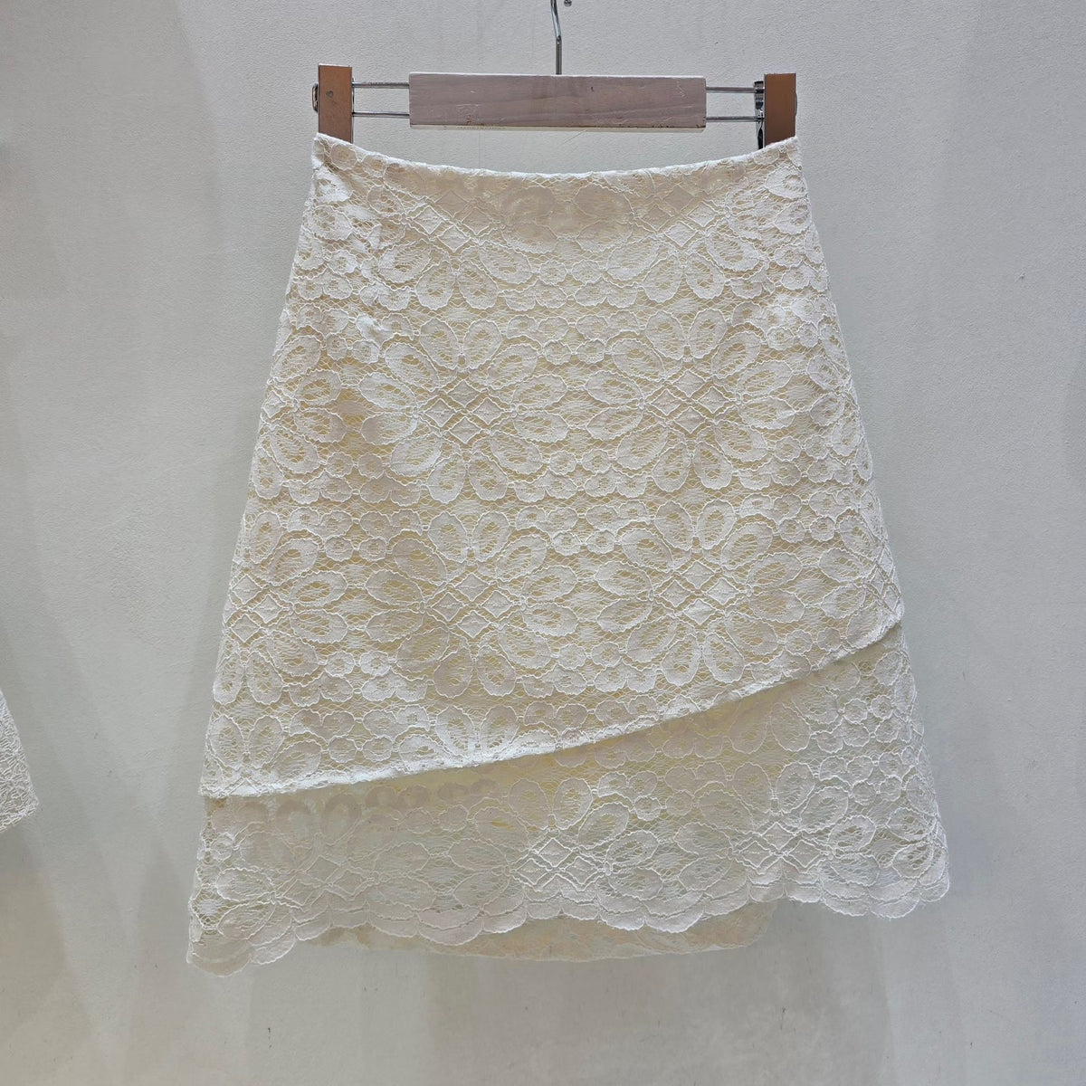 26YR1502 Lace Skirt